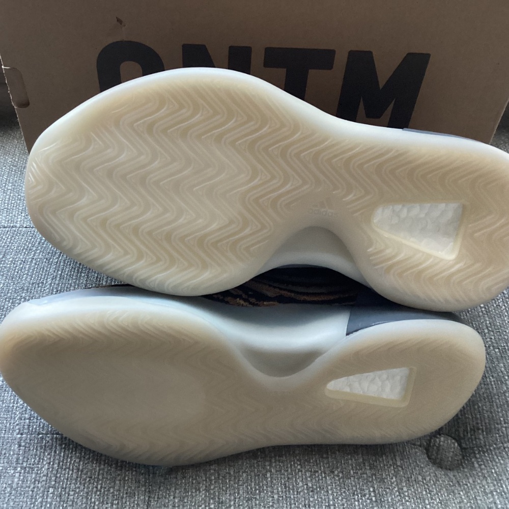 adidas Yeezy Quantum Amber Tint Sneaker - Picture 14 of 16